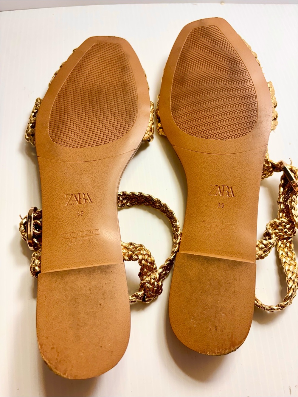 ZARA CUTE GOLD SHOES. - Picture 7 of 8
